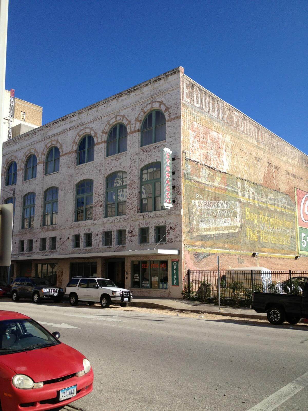 img-facility-building